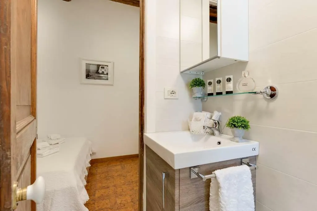 Arenula Luxury Apartment Rome