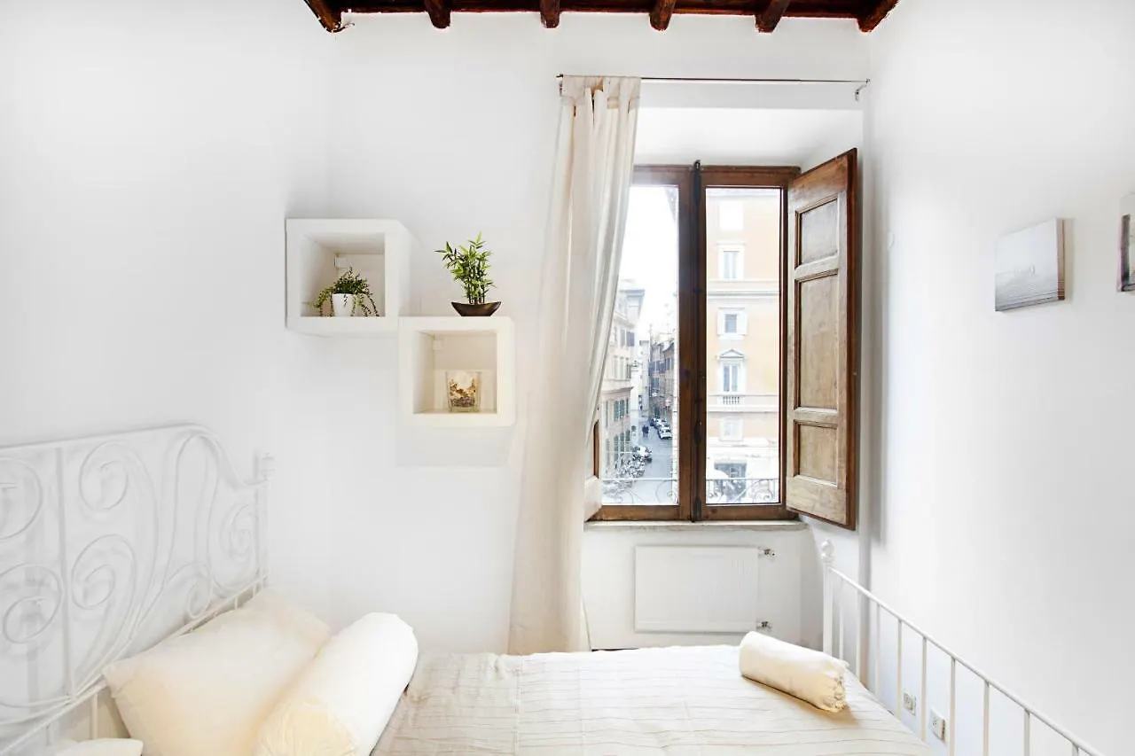 Arenula Luxury Apartment Rome 0*,