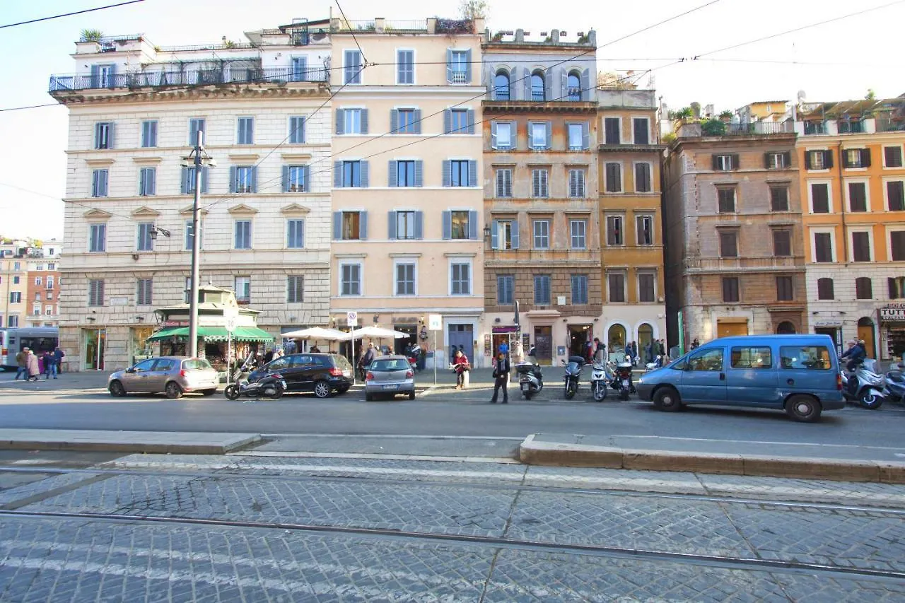 Arenula Luxury Apartment Rome