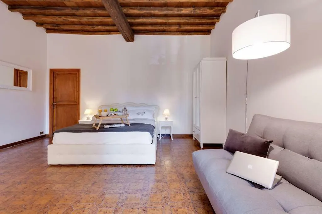 Arenula Luxury Apartment Rome 0*,